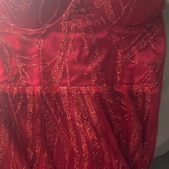 Alamour the label red gown - Picture 2 of 2